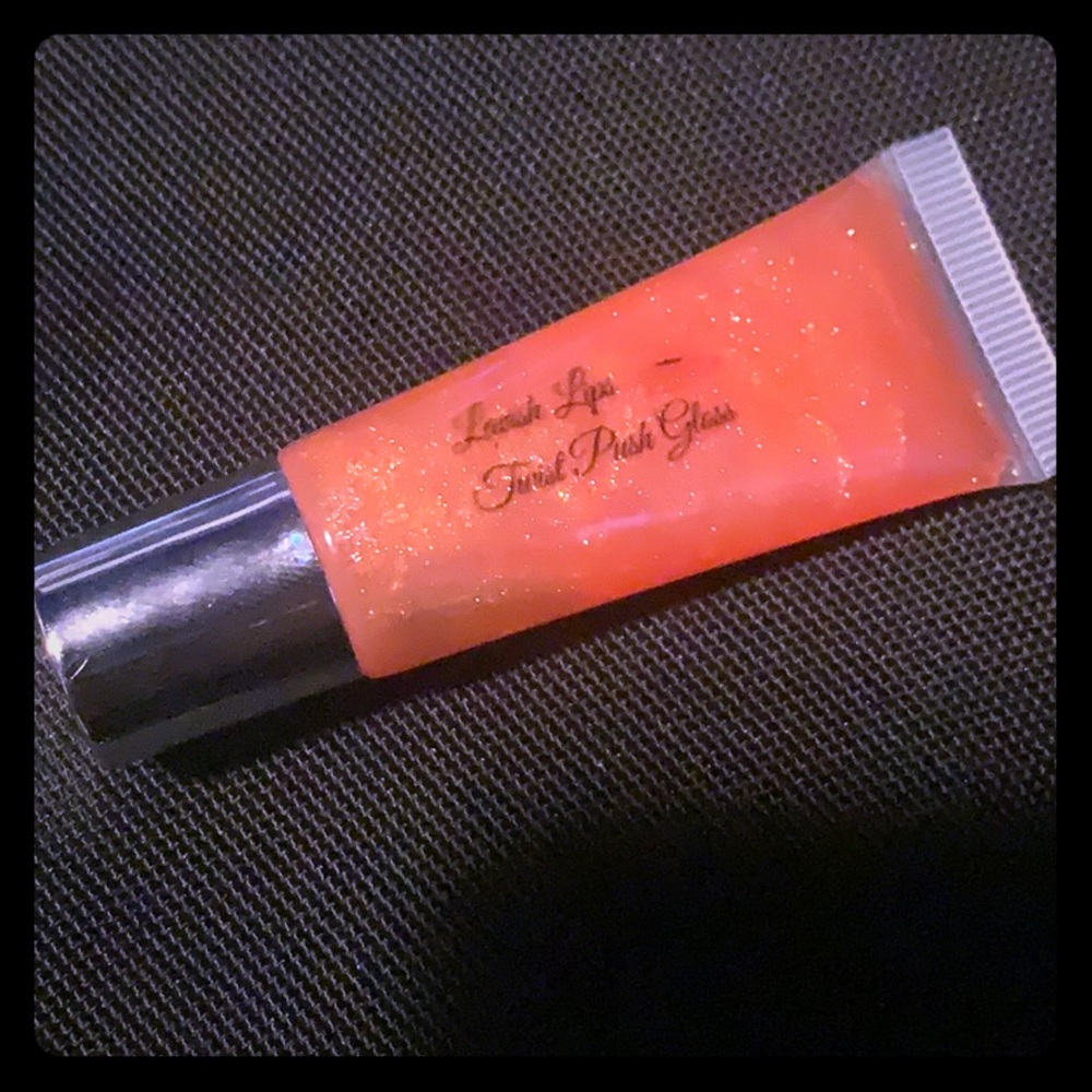 lip gloss